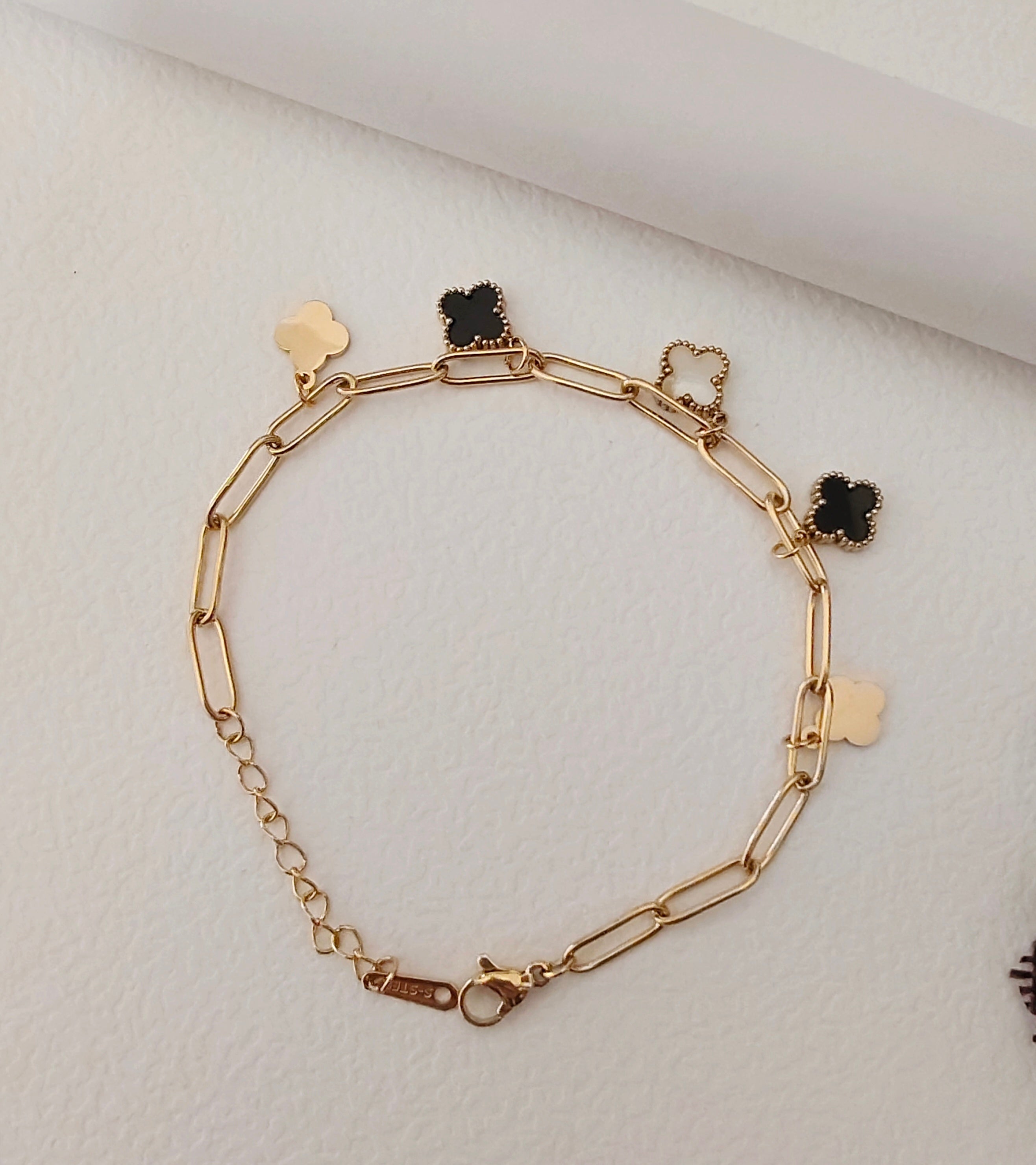 Flower with chain bracelet