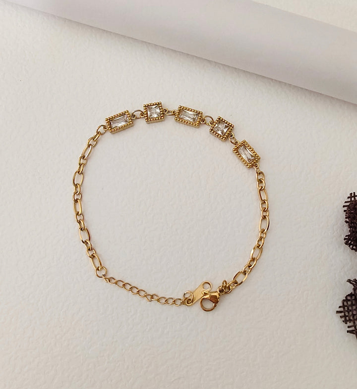 Emerald and square bracelet