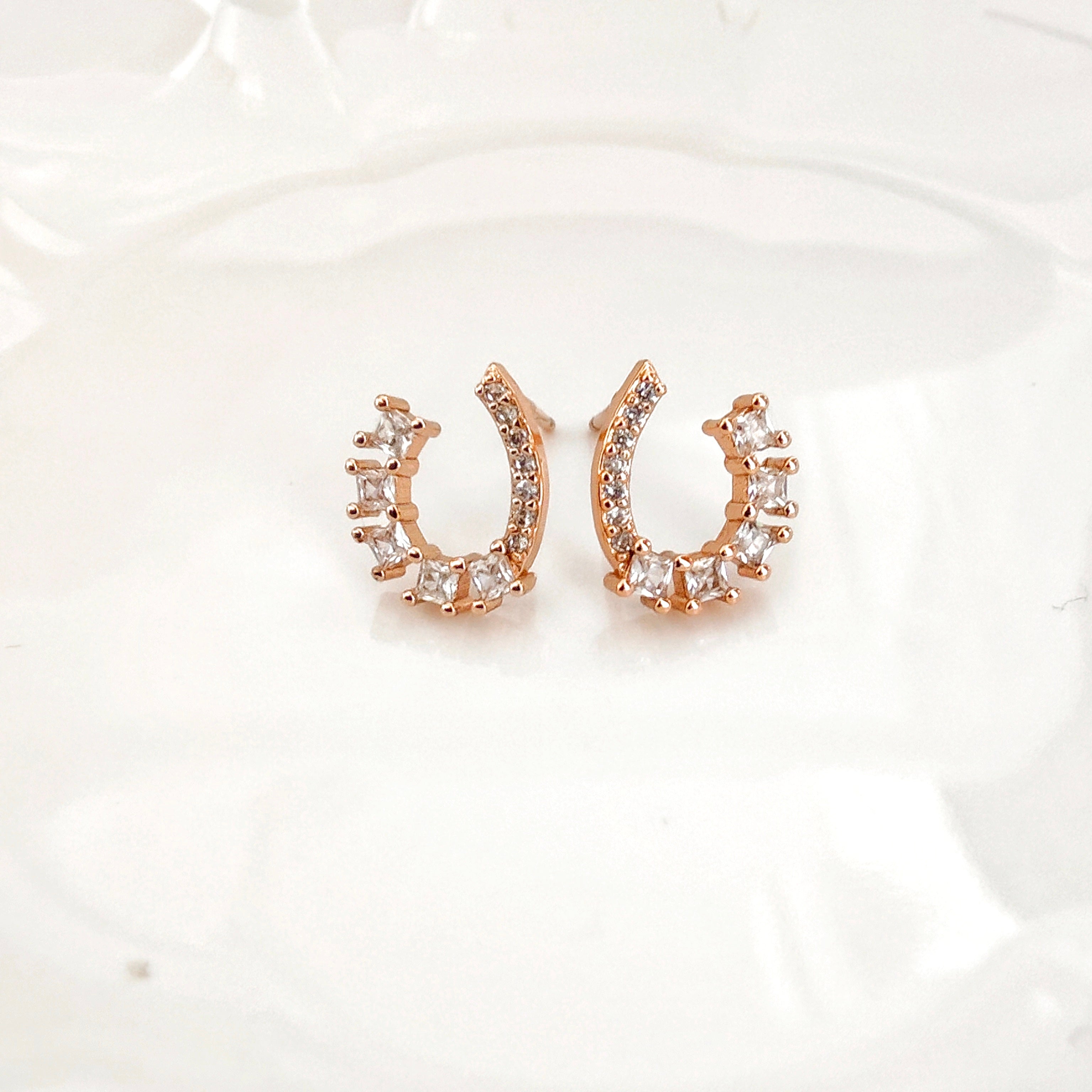 Clear crystal earring