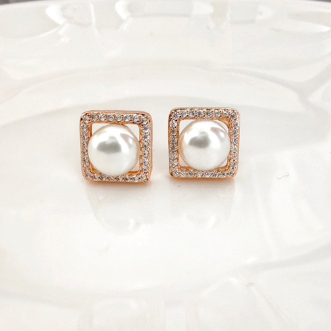 FRESH WATER PEARL STUDS