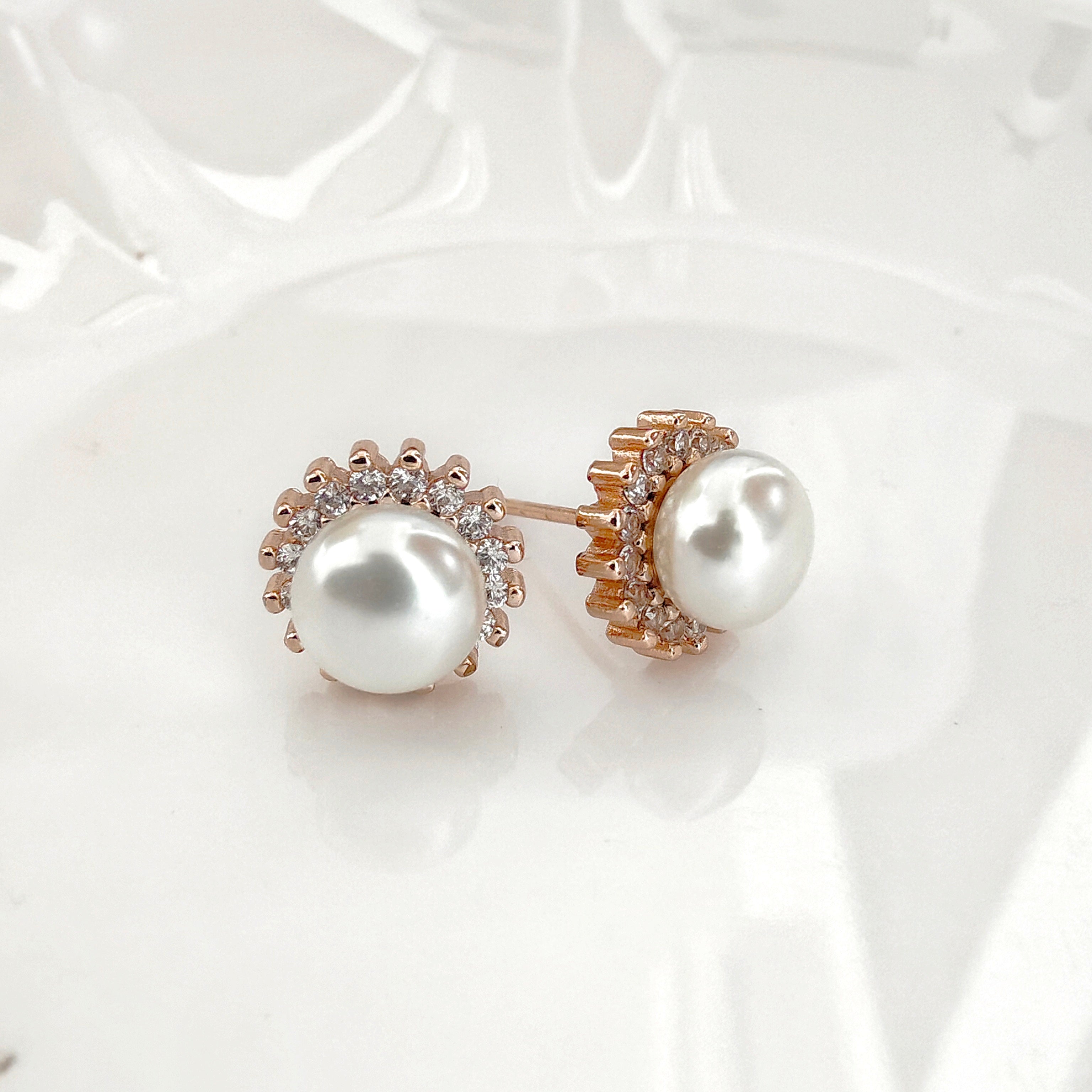 Rose pearl stud