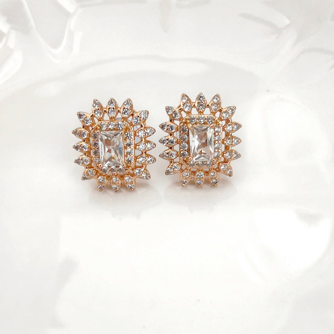 SUNSTAR STUDS