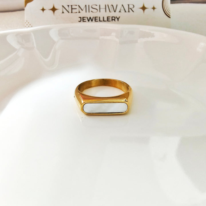 WHITE ONYIX RING