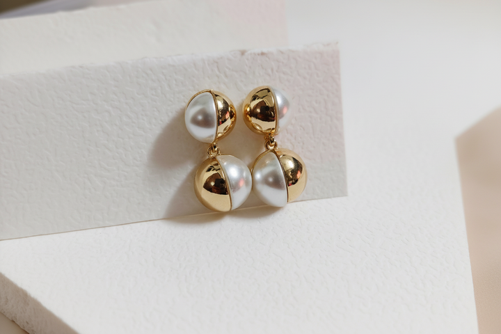 Gold pearl earring