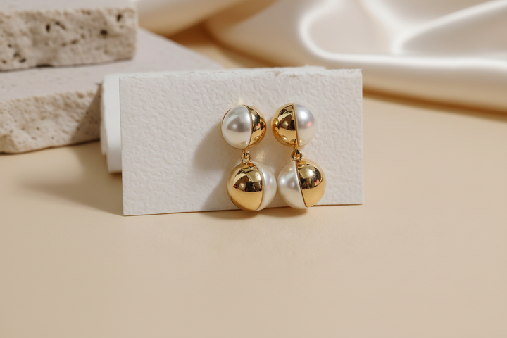 Gold pearl earring