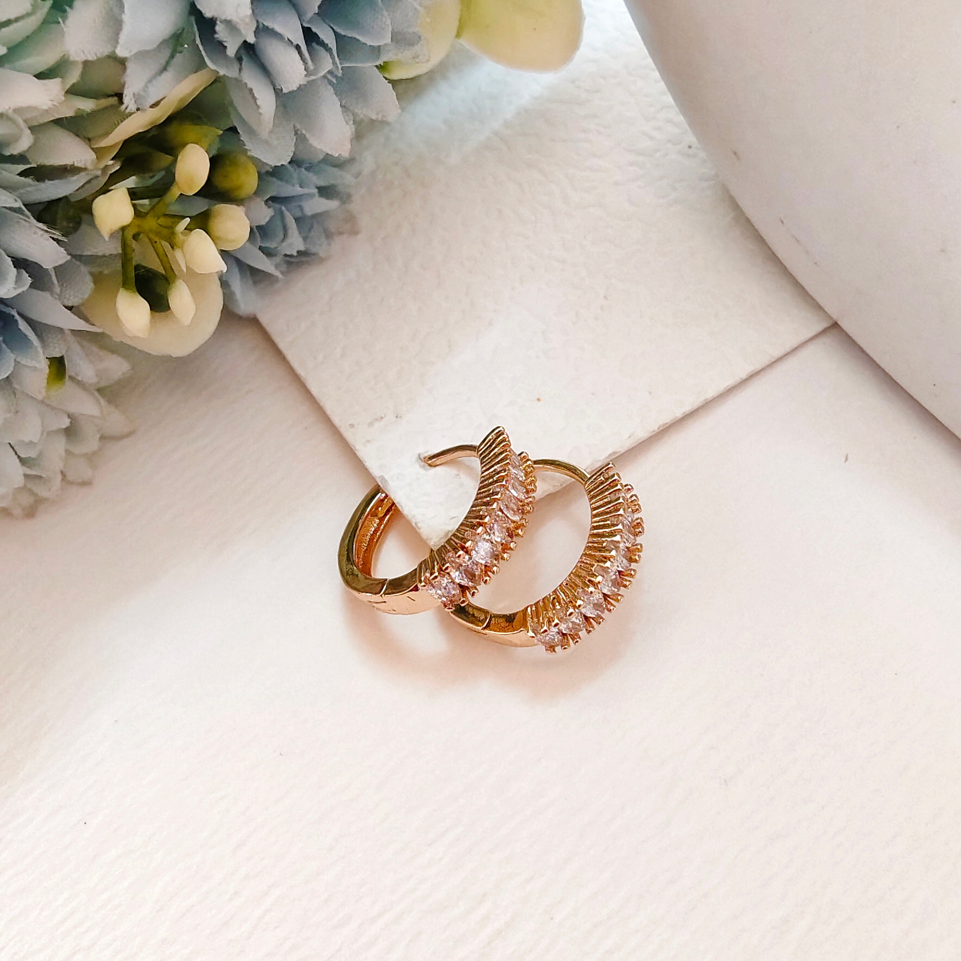 Sparkle line bali earring