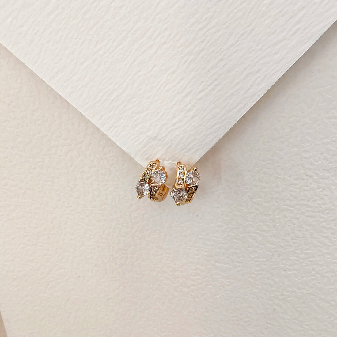 Stone aisle bali earring