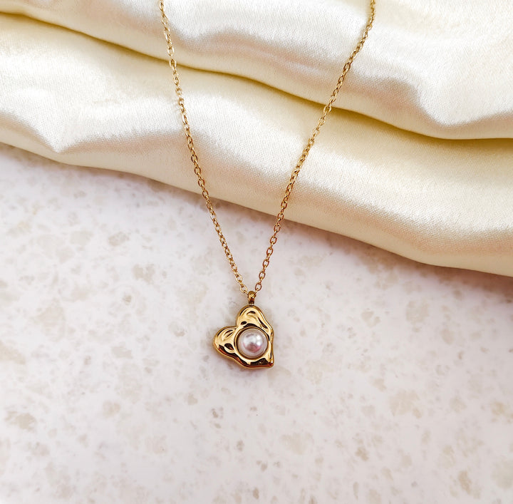 PEARL HEART NECKLACE