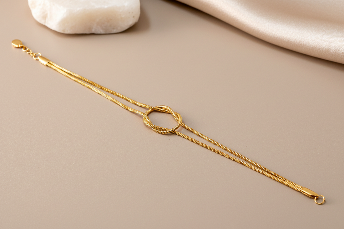 Dainty love knot bracelet