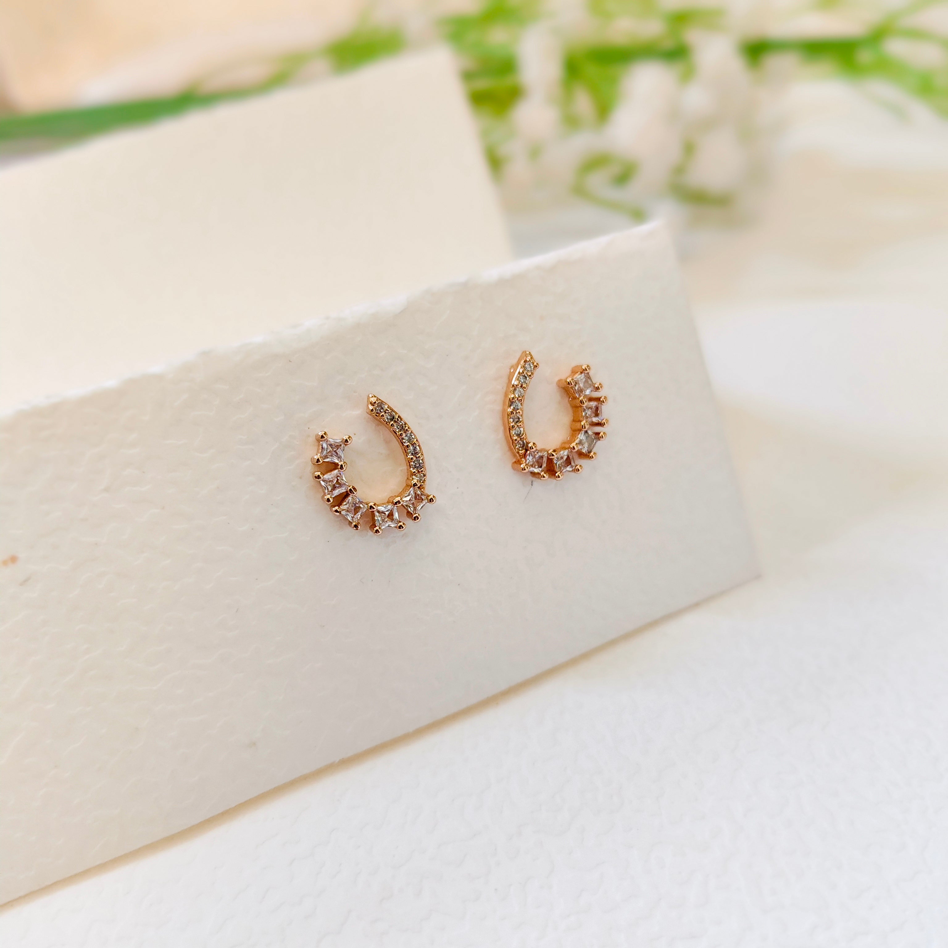 Clear crystal earring