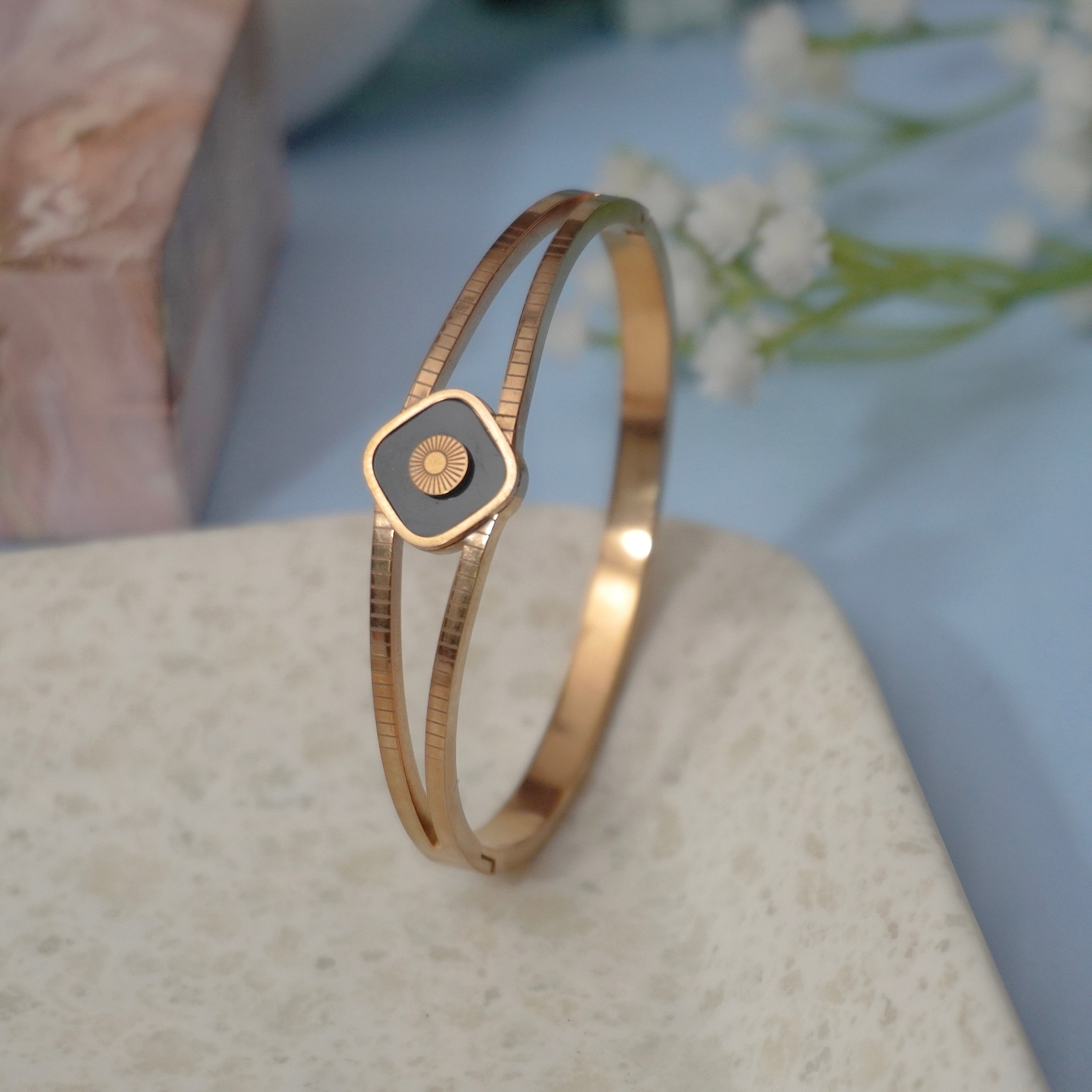Liana modern bracelet
