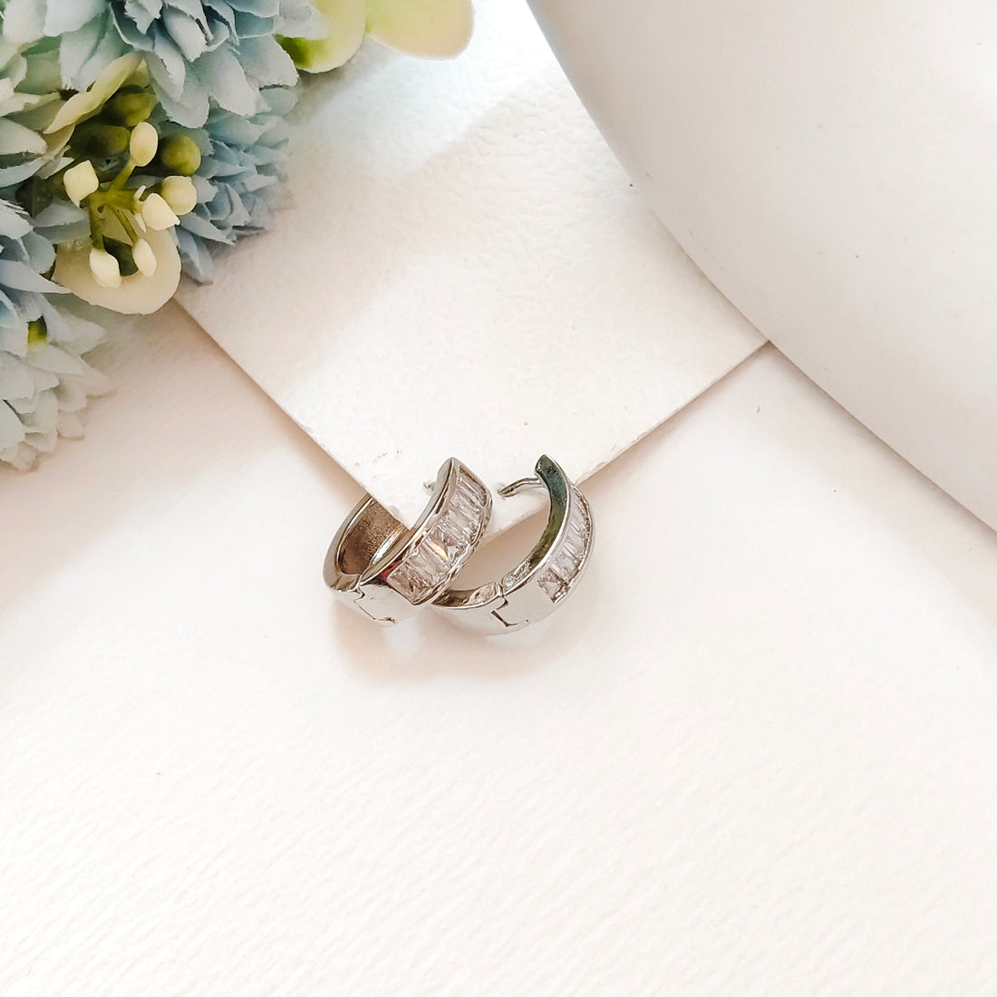 Crystal gleam bali earring