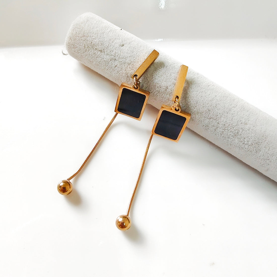 Black agate earring