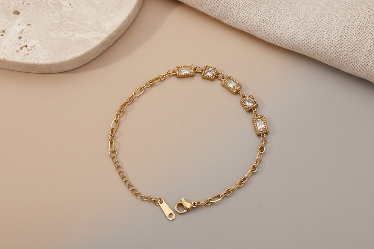 Emerald and square bracelet