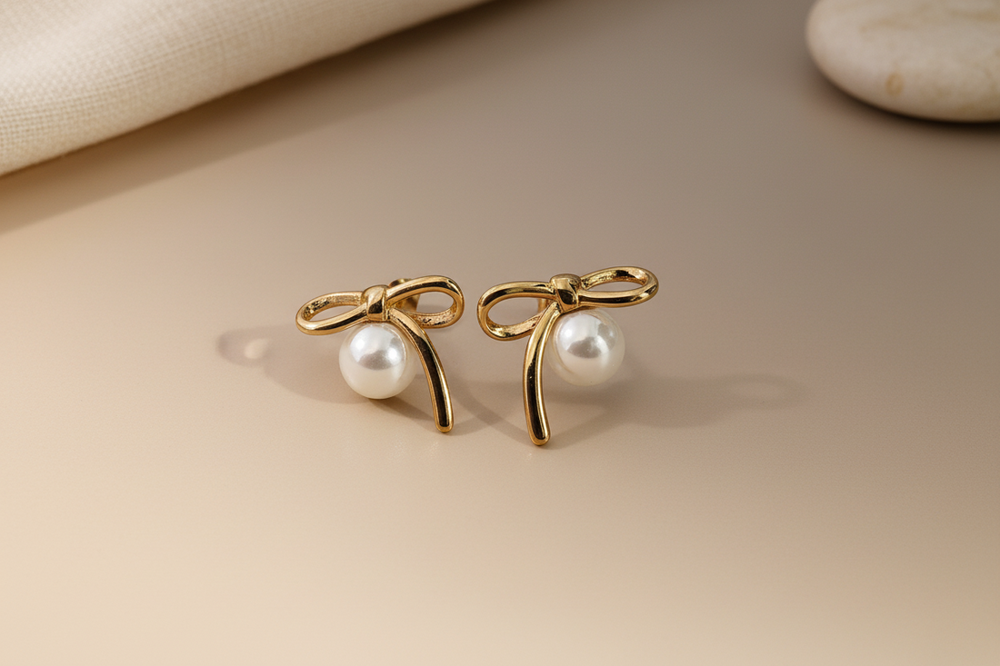 Pearl bow earring