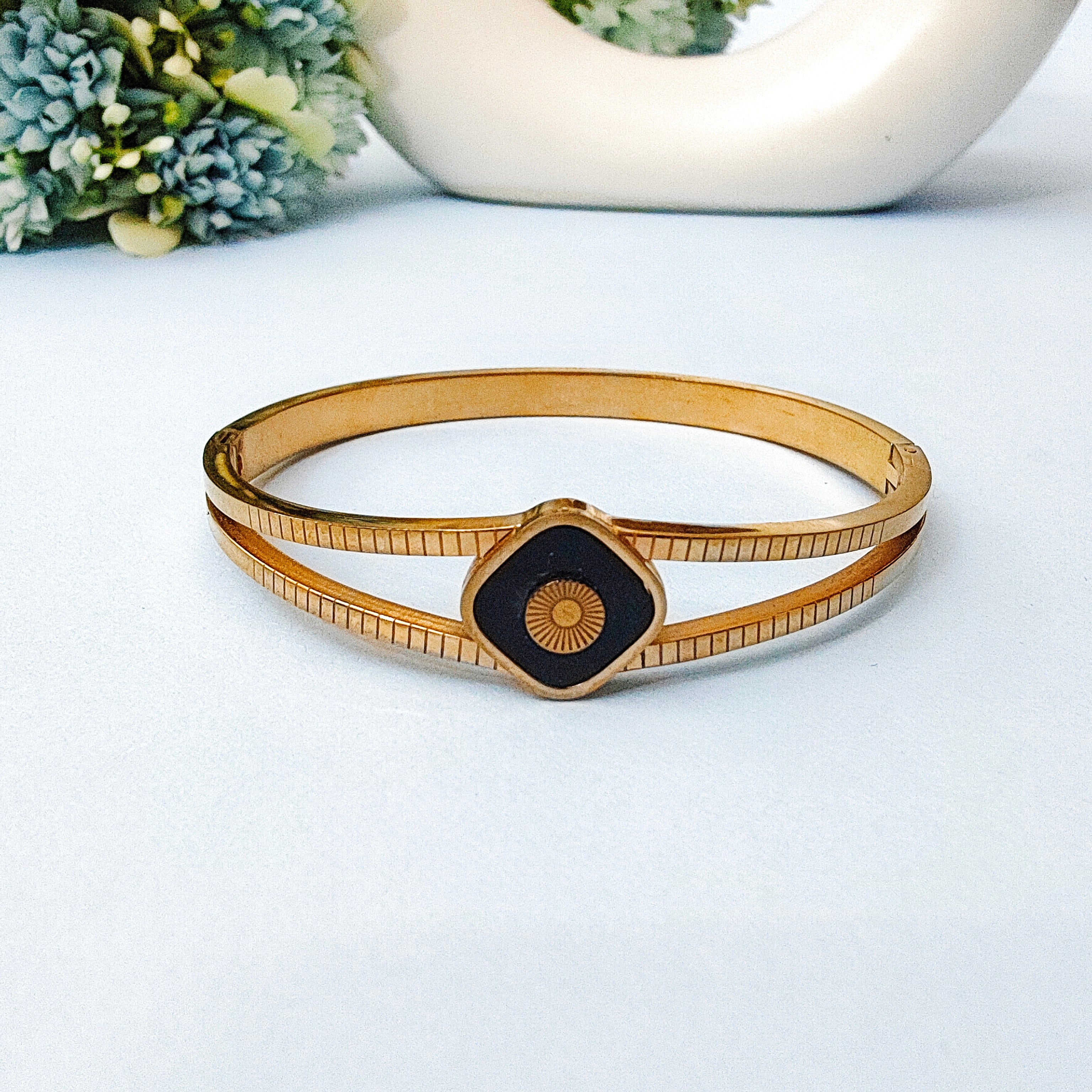 Liana modern bracelet