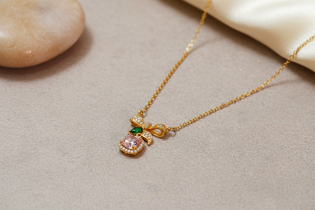 Golden flora necklace