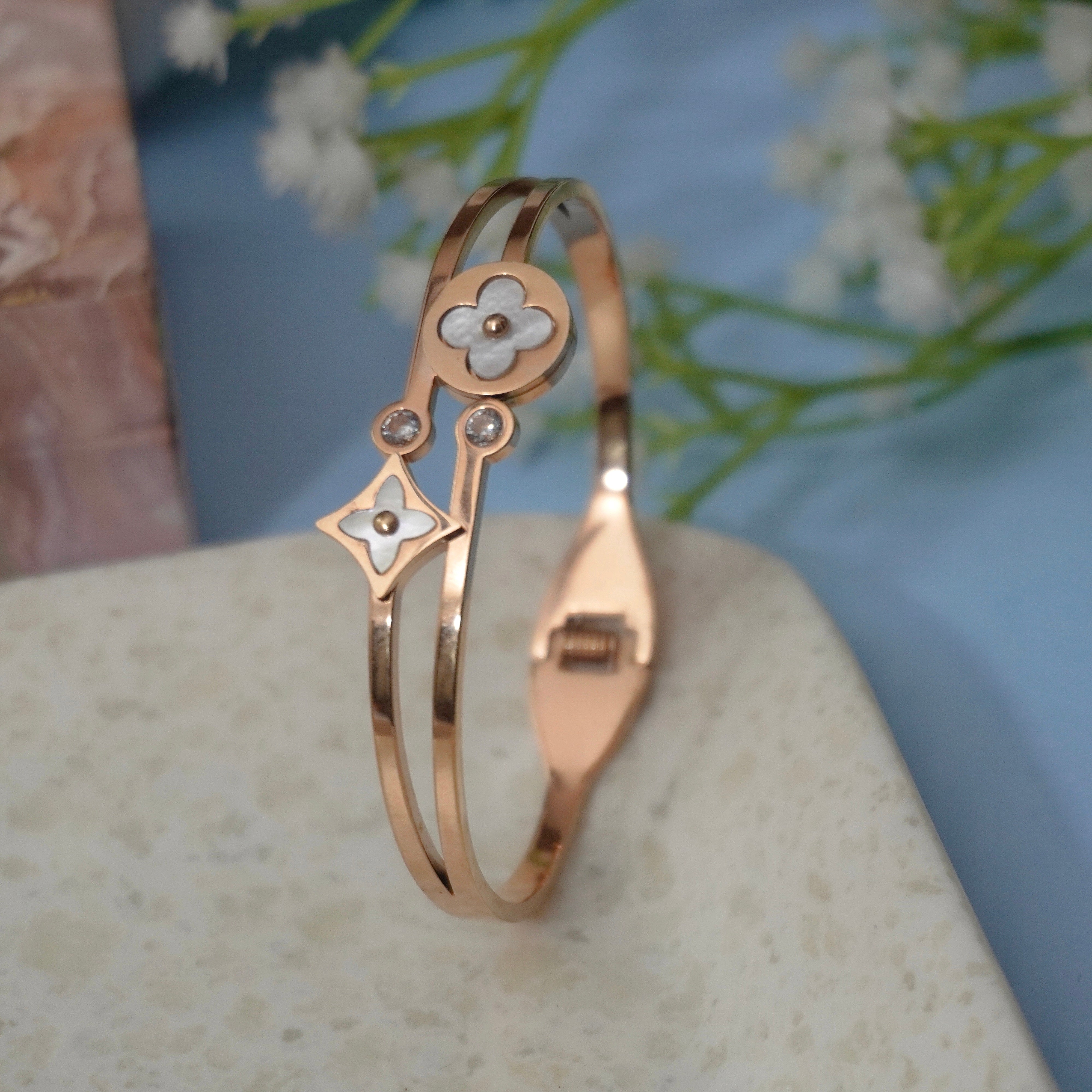 Lovely van cleef bracelet