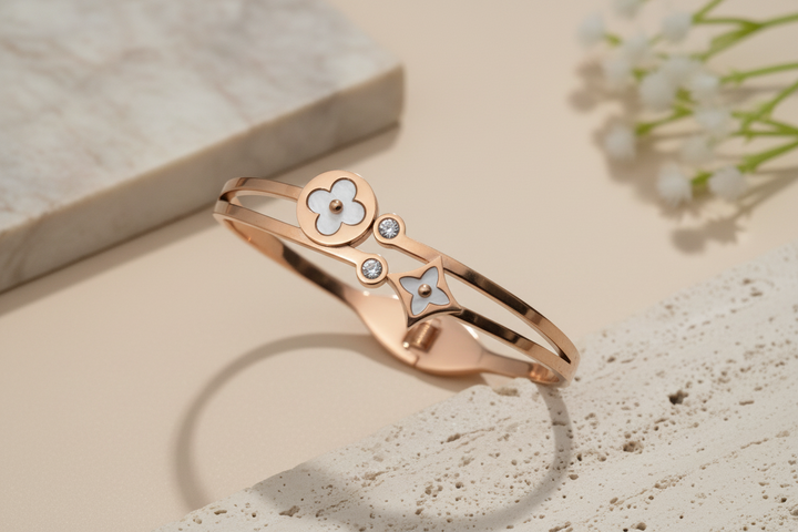 Lovely van cleef bracelet