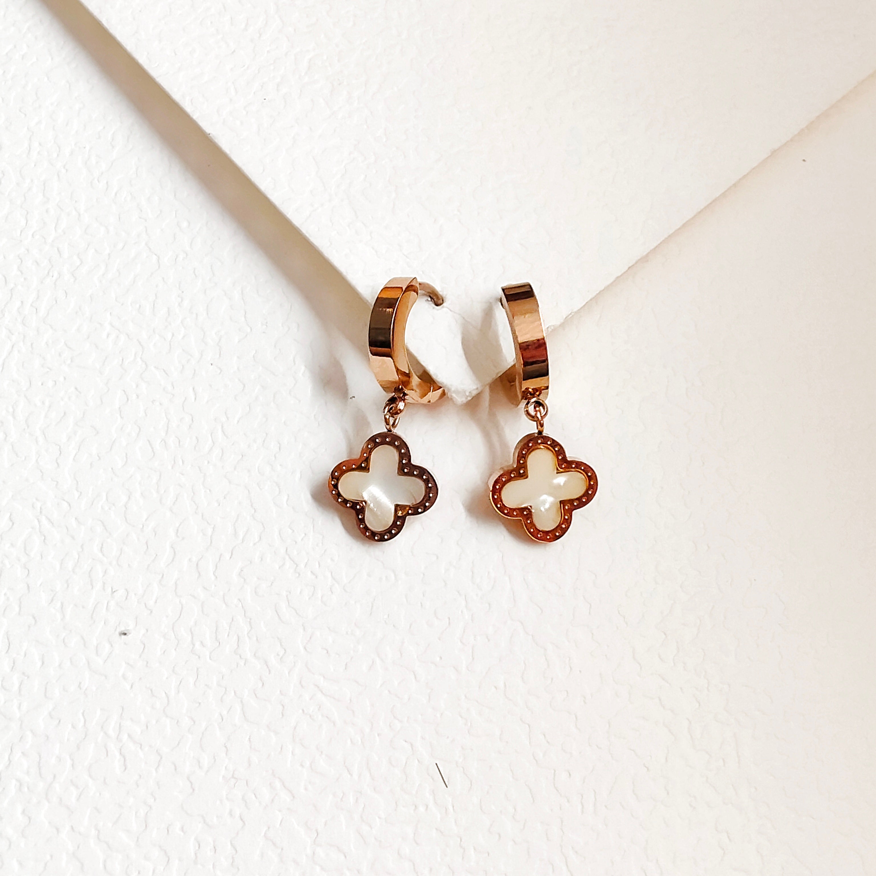 Four leaf flower huggie bali earring