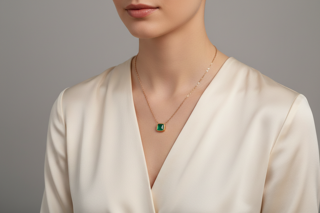 Emerald glow green necklace