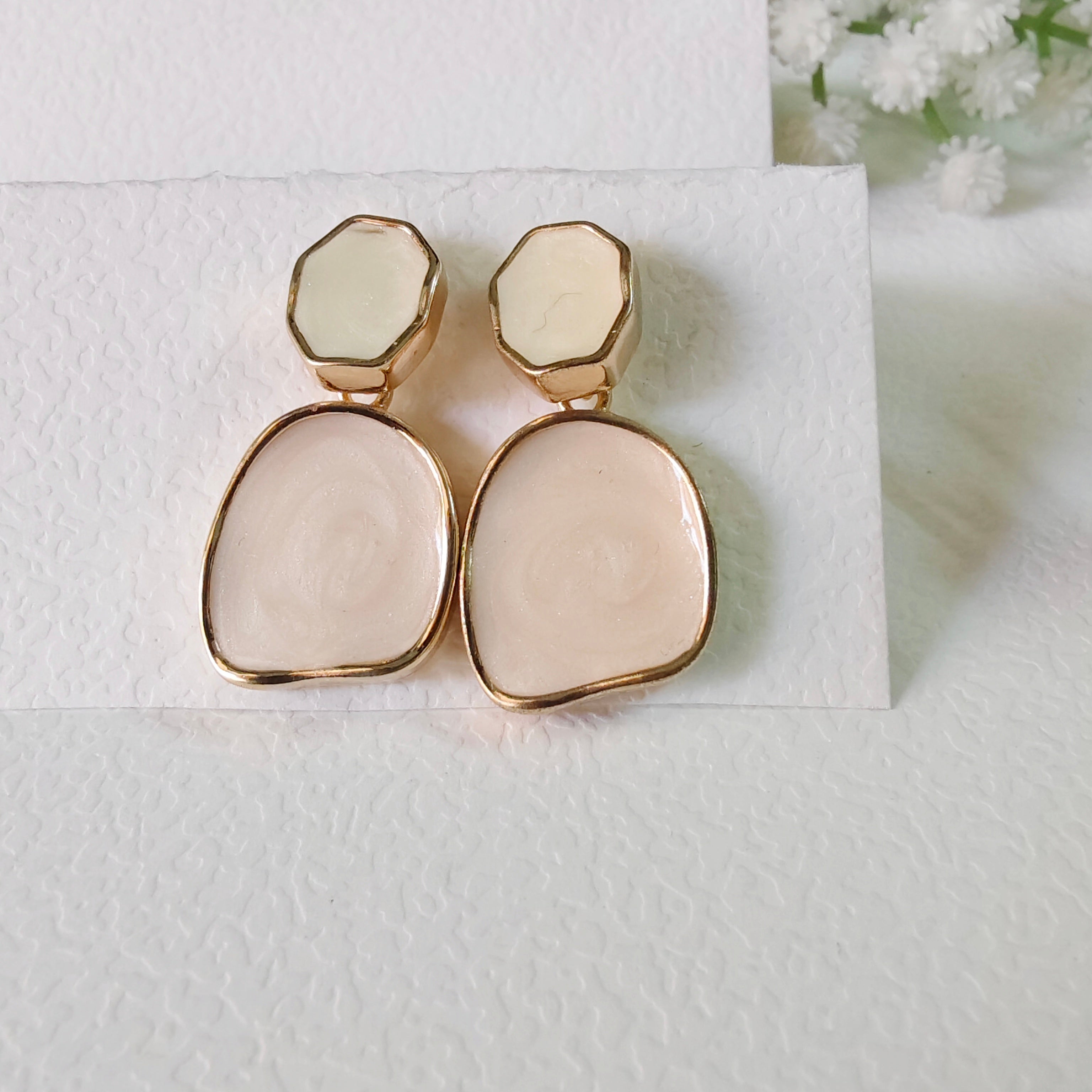 Drop and dangle earring