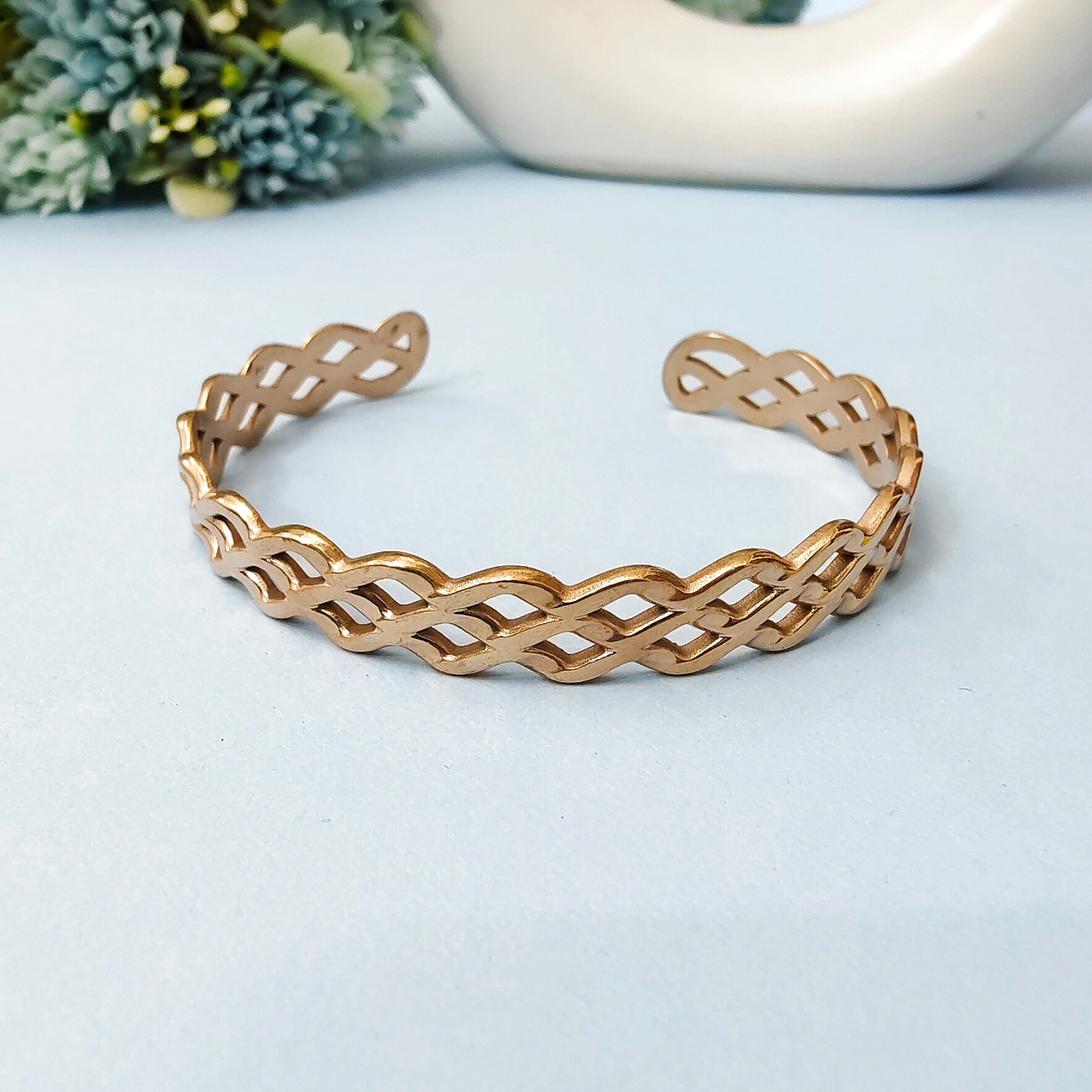 Hammered bracelet