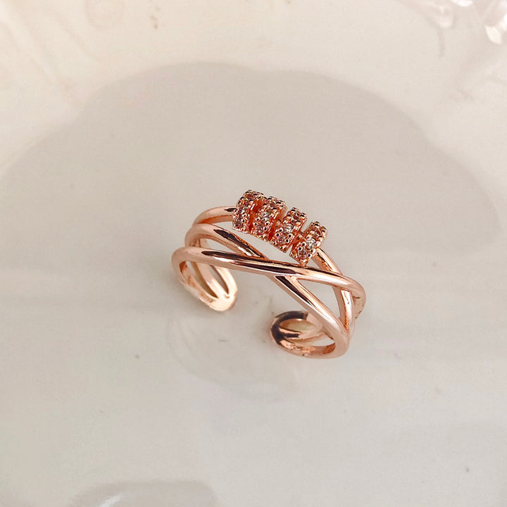 Dazzle loop ring