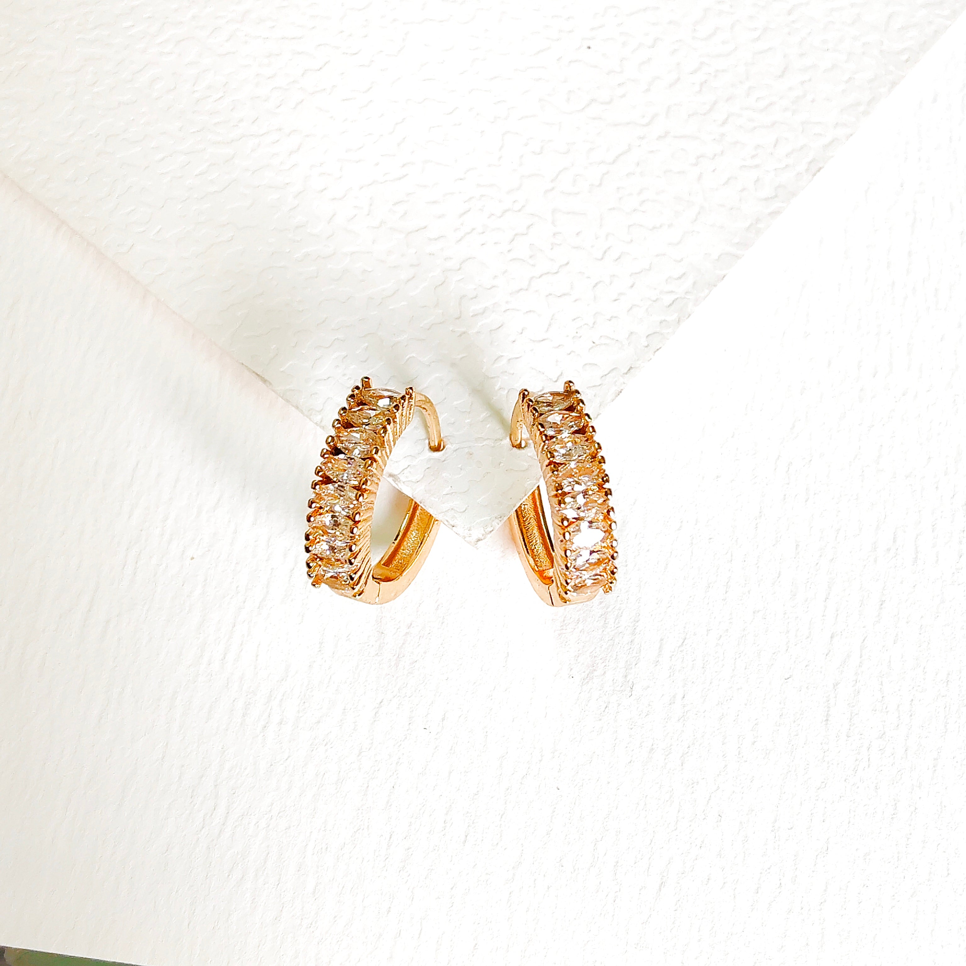 Sparkle line bali earring