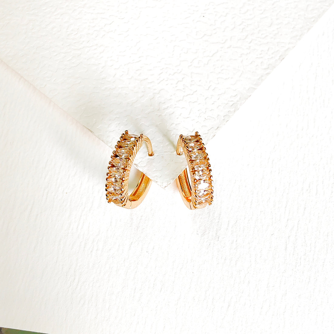 Sparkle line bali earring