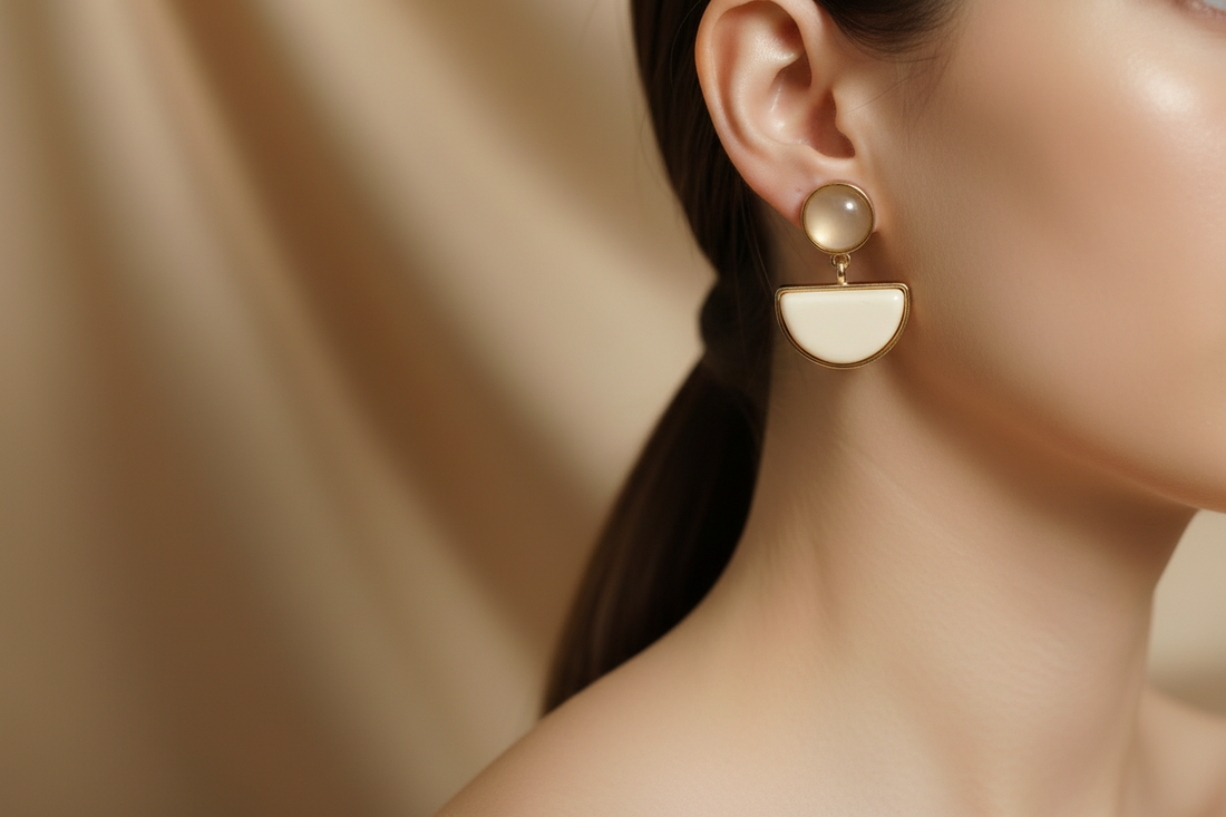Unrival minimal earring