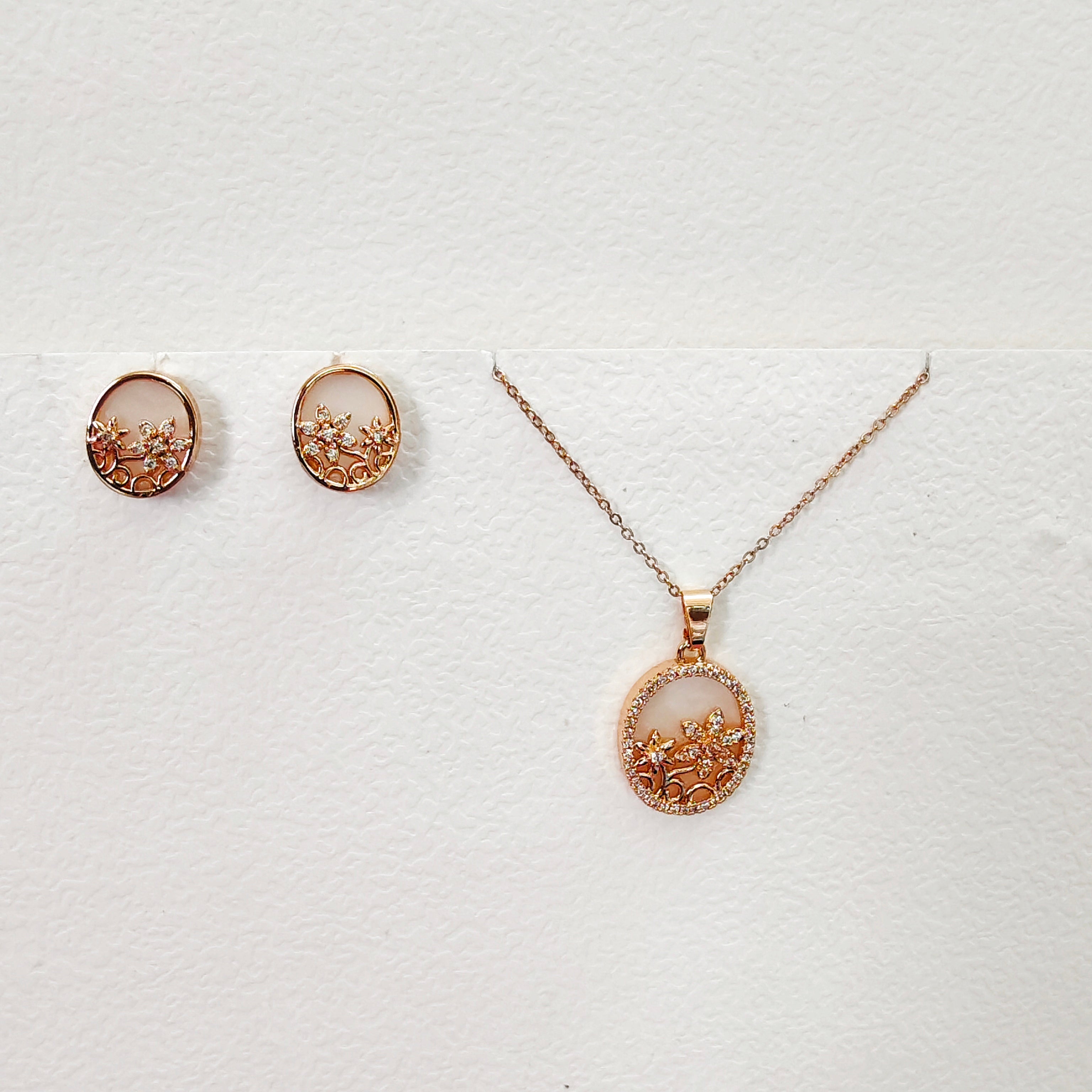 Blossom flower mother of pearl pendant set