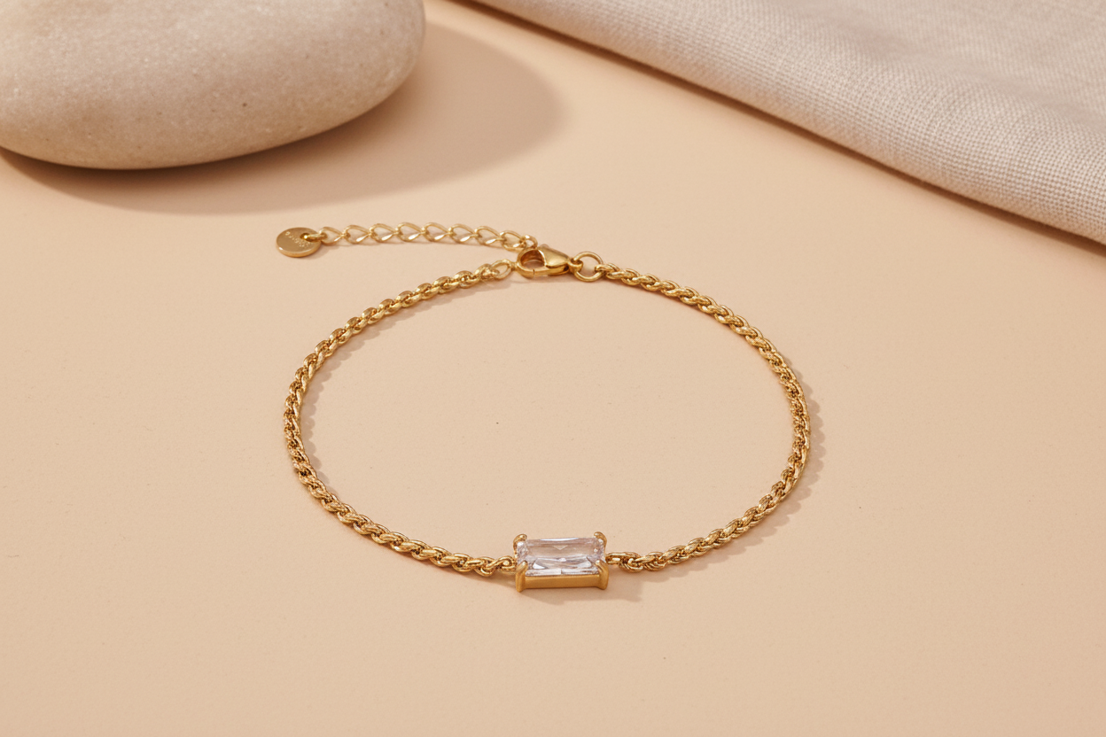 Emerald with twisted chain bracelet