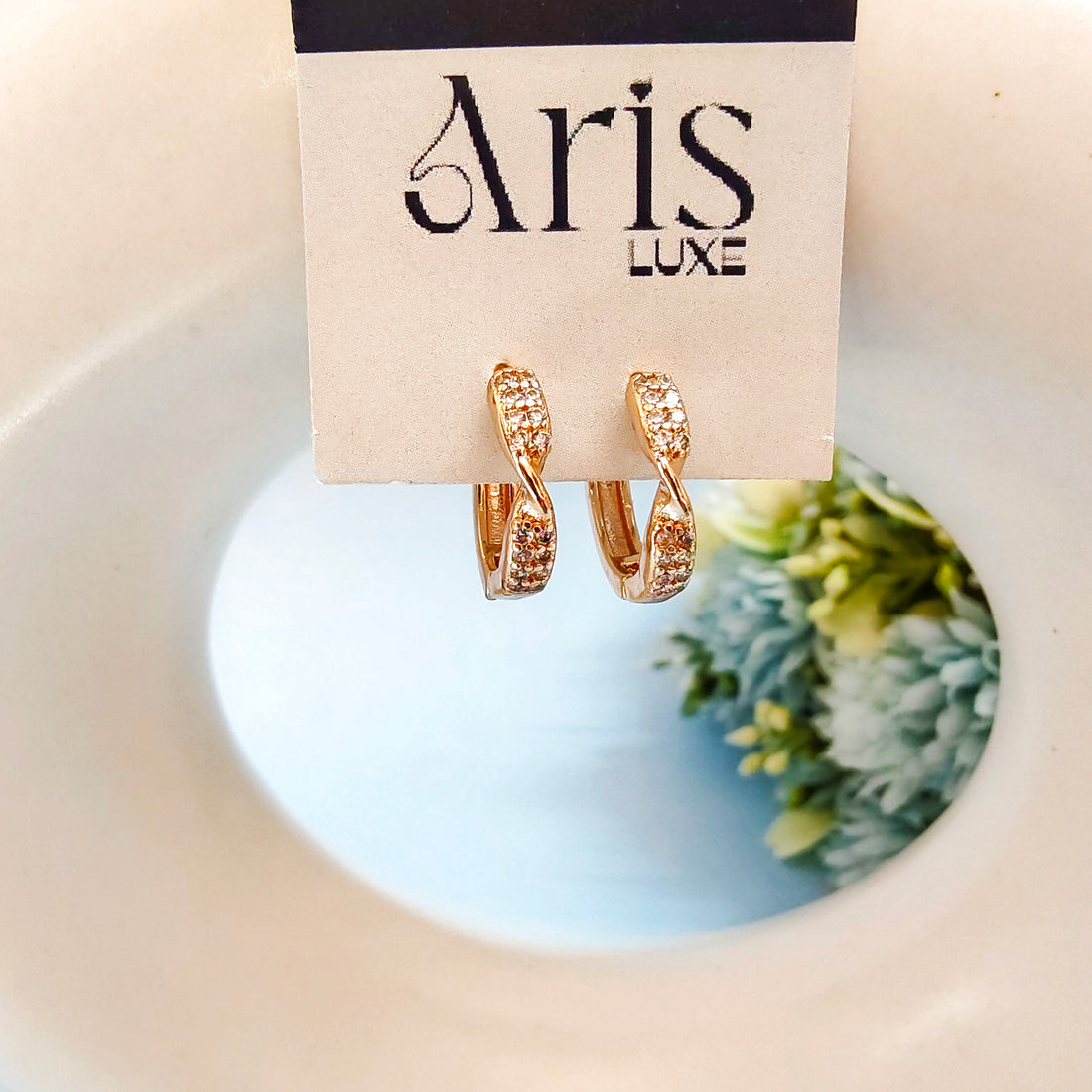Twist & shine bali earring