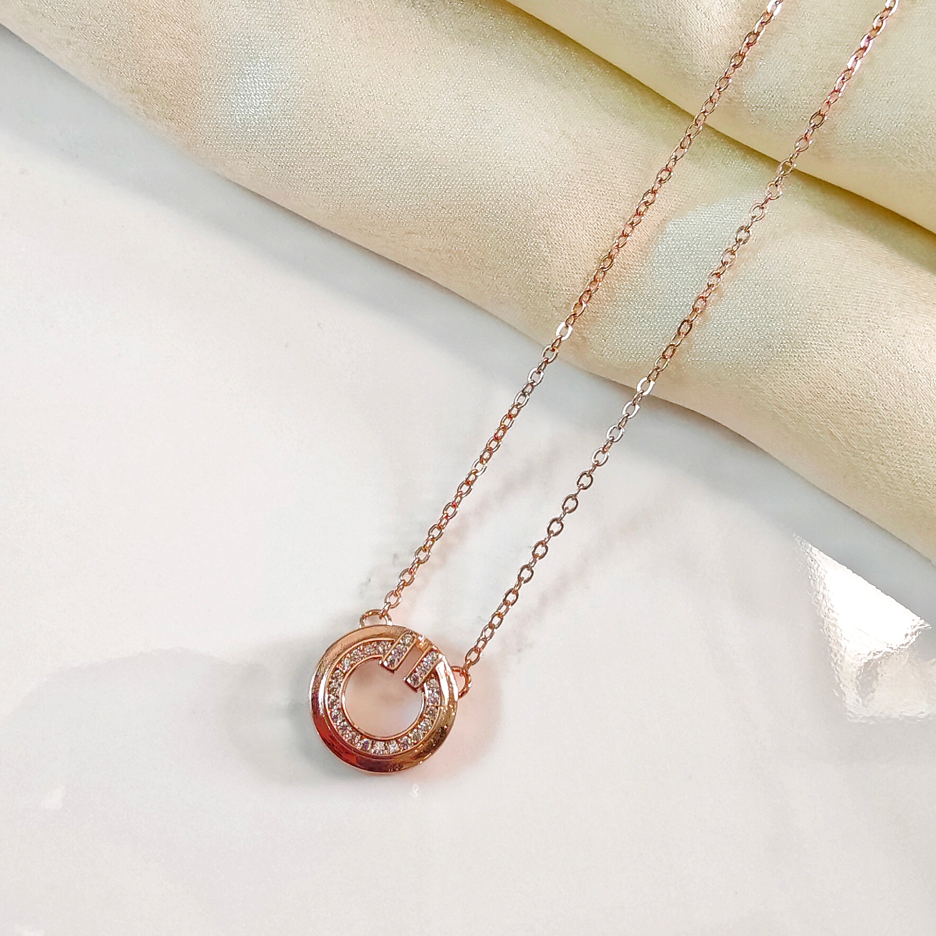 Luxury clavicle necklace