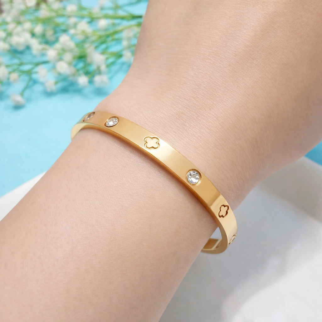 French clover bracelet