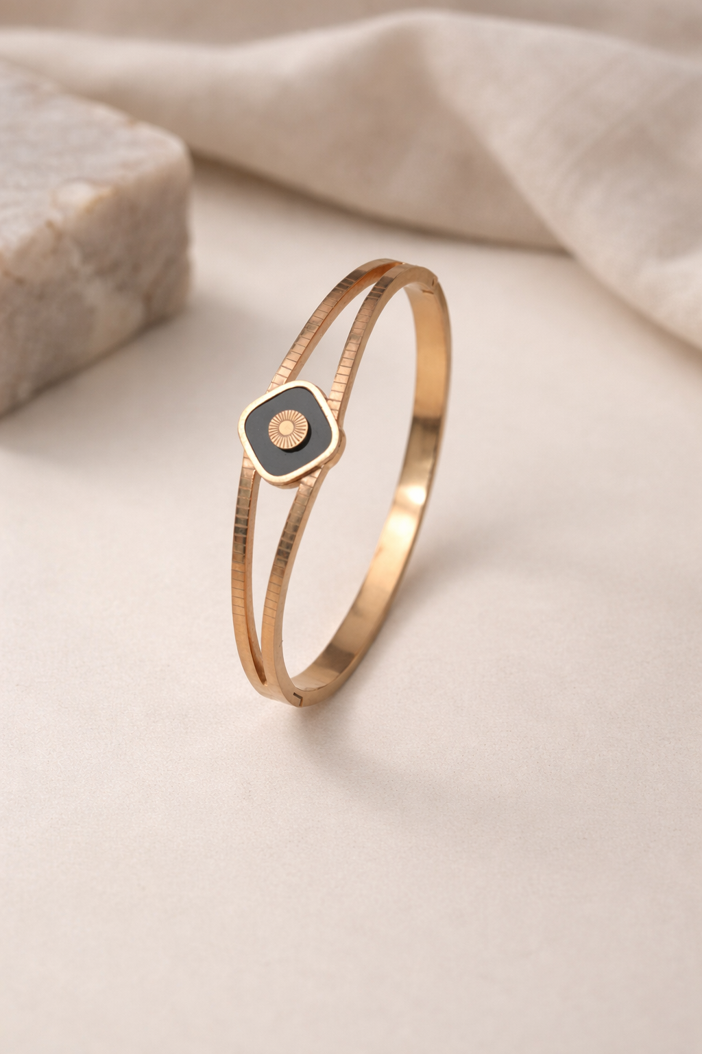 Liana modern bracelet