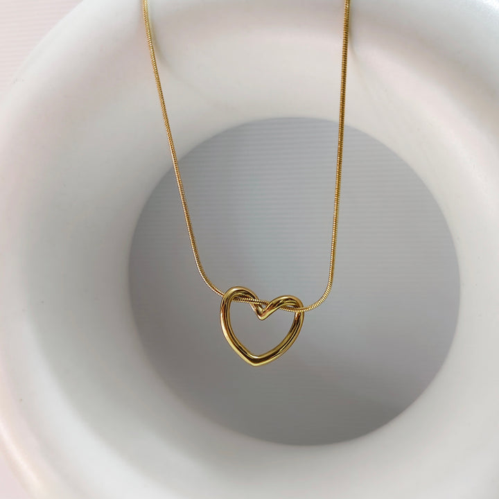 Eternal heart necklace