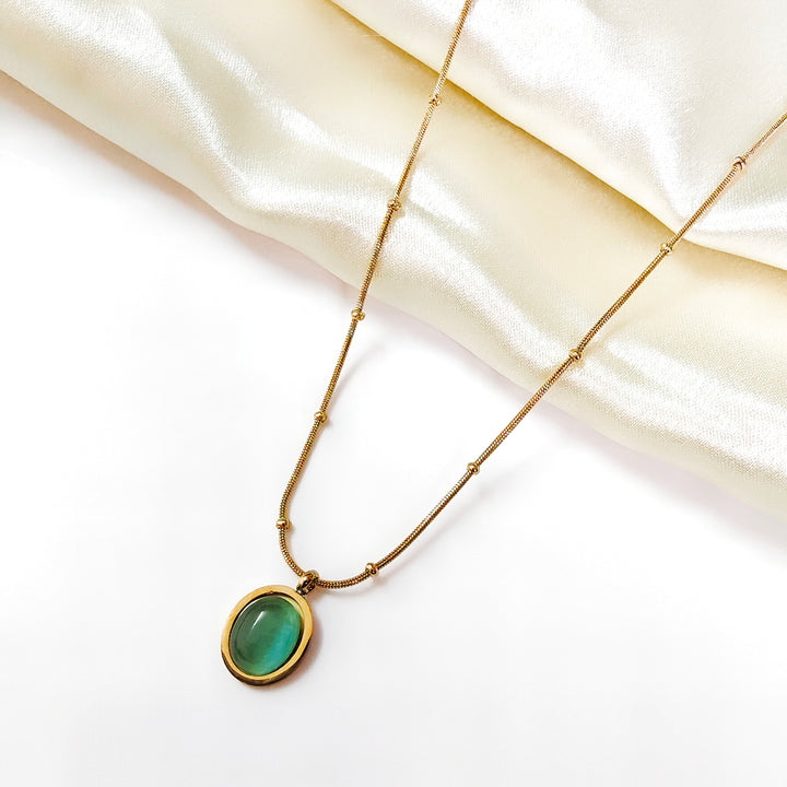 Ophal green necklace