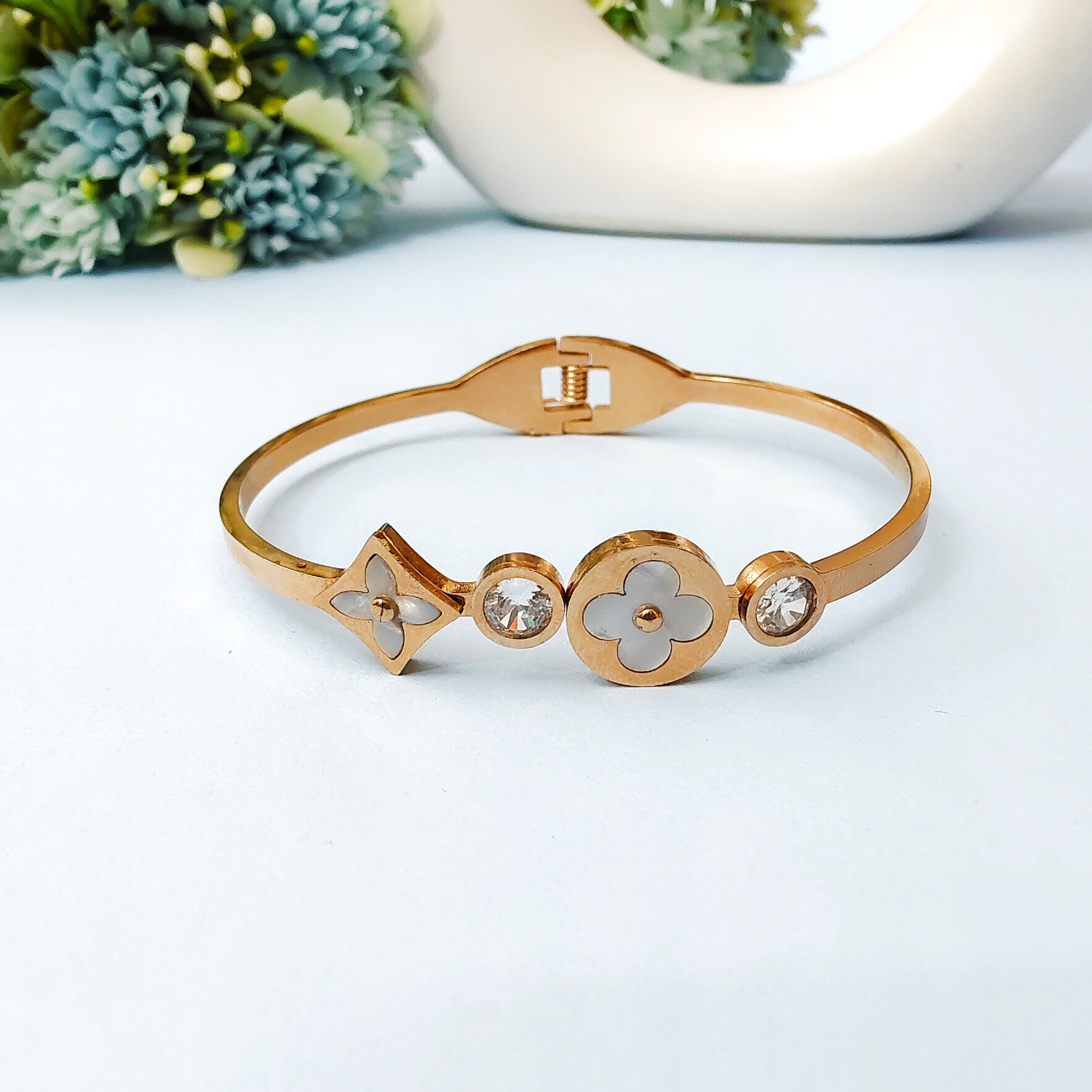 Clover luck bracelet