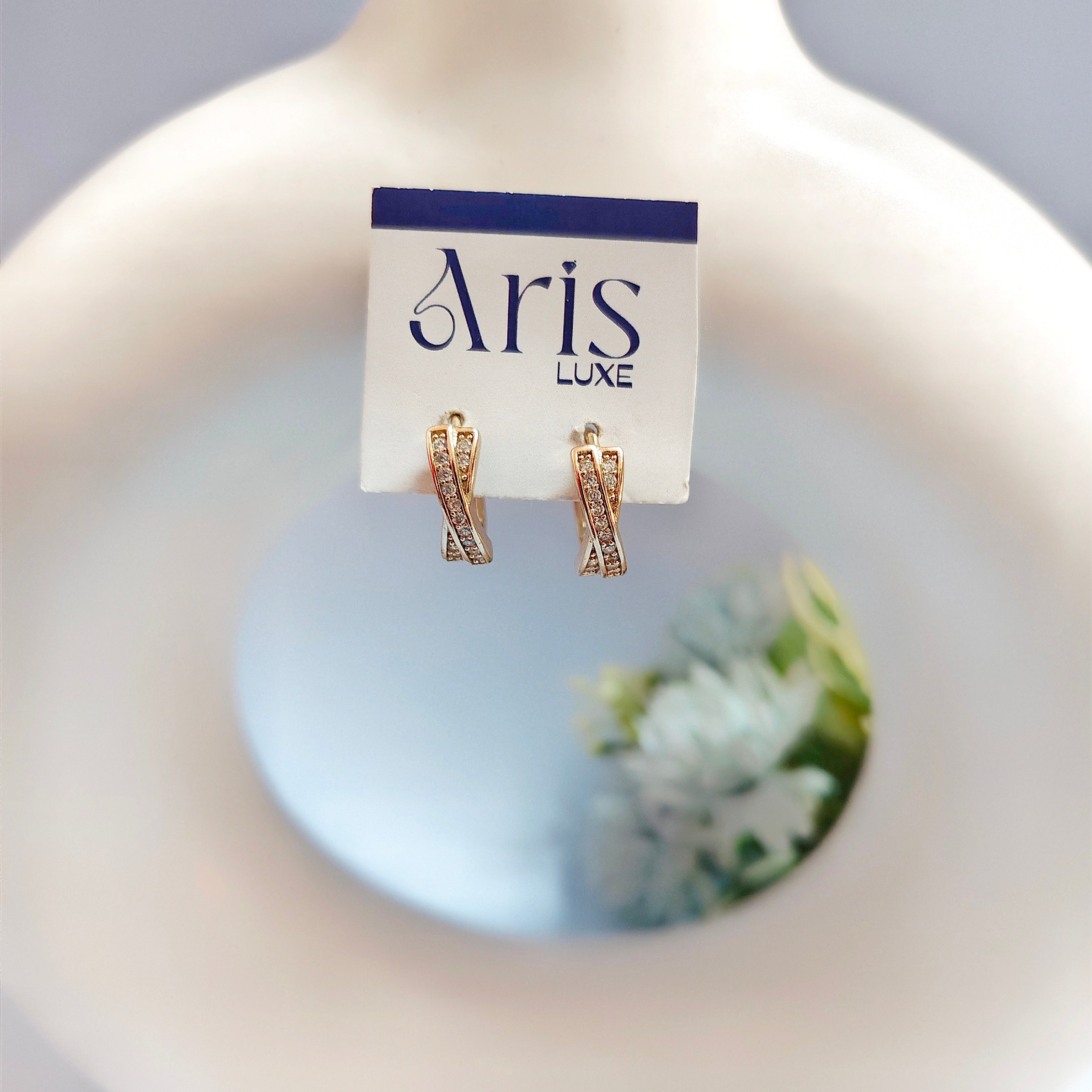 Criss cross bali earring