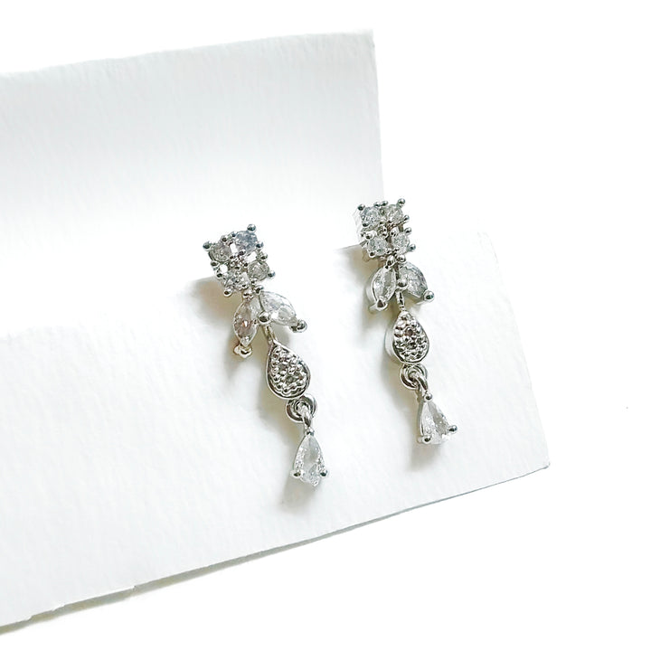 Long leaf silver earrings