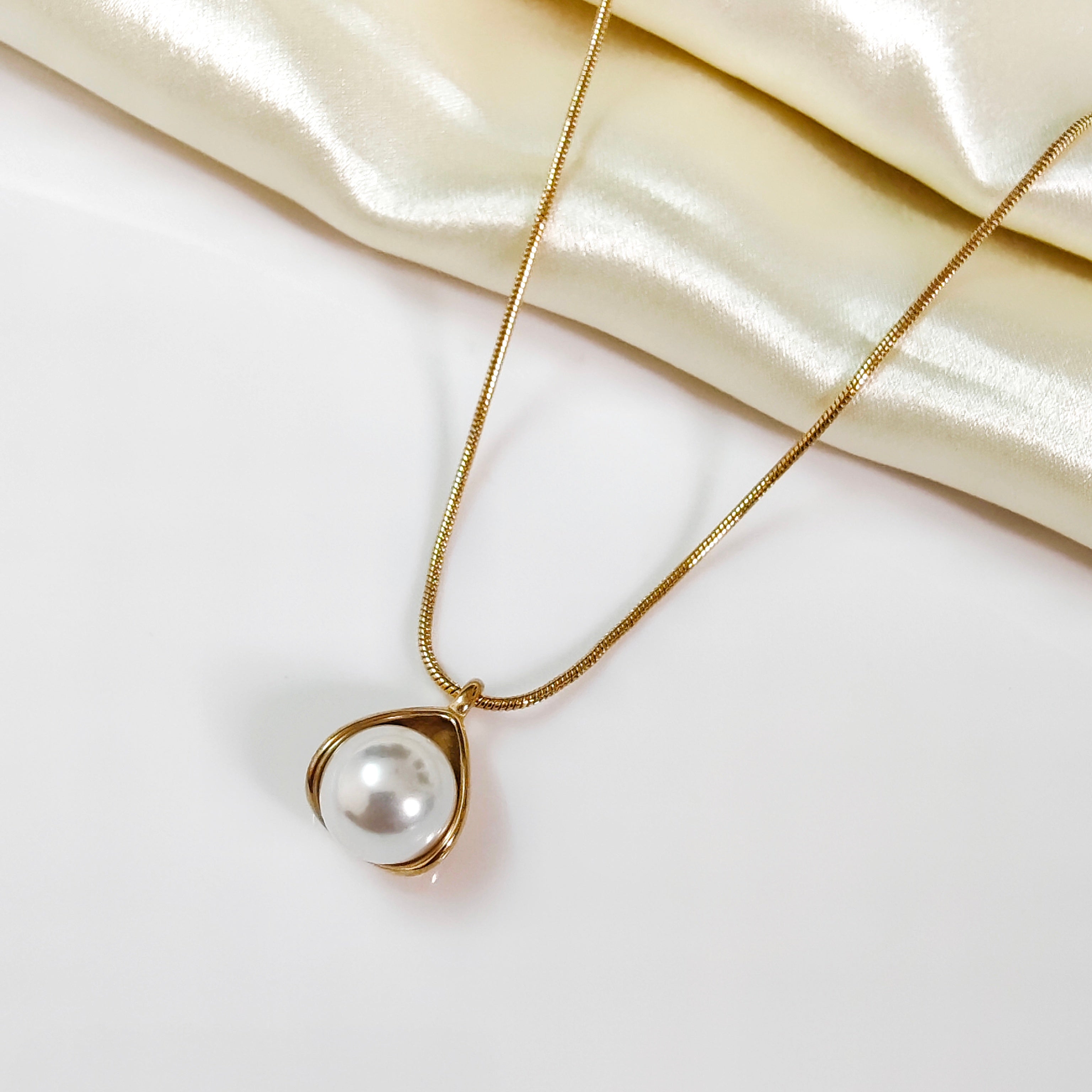 Pearl long lasting necklace