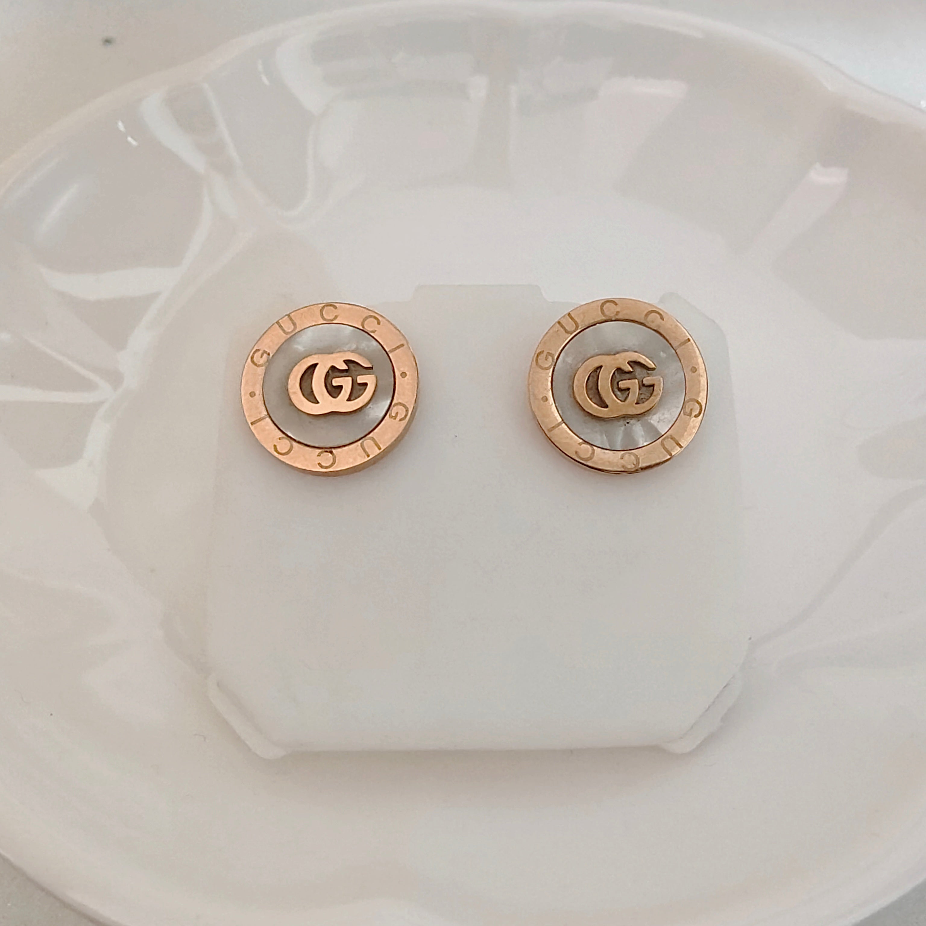 Mother of pearl stud