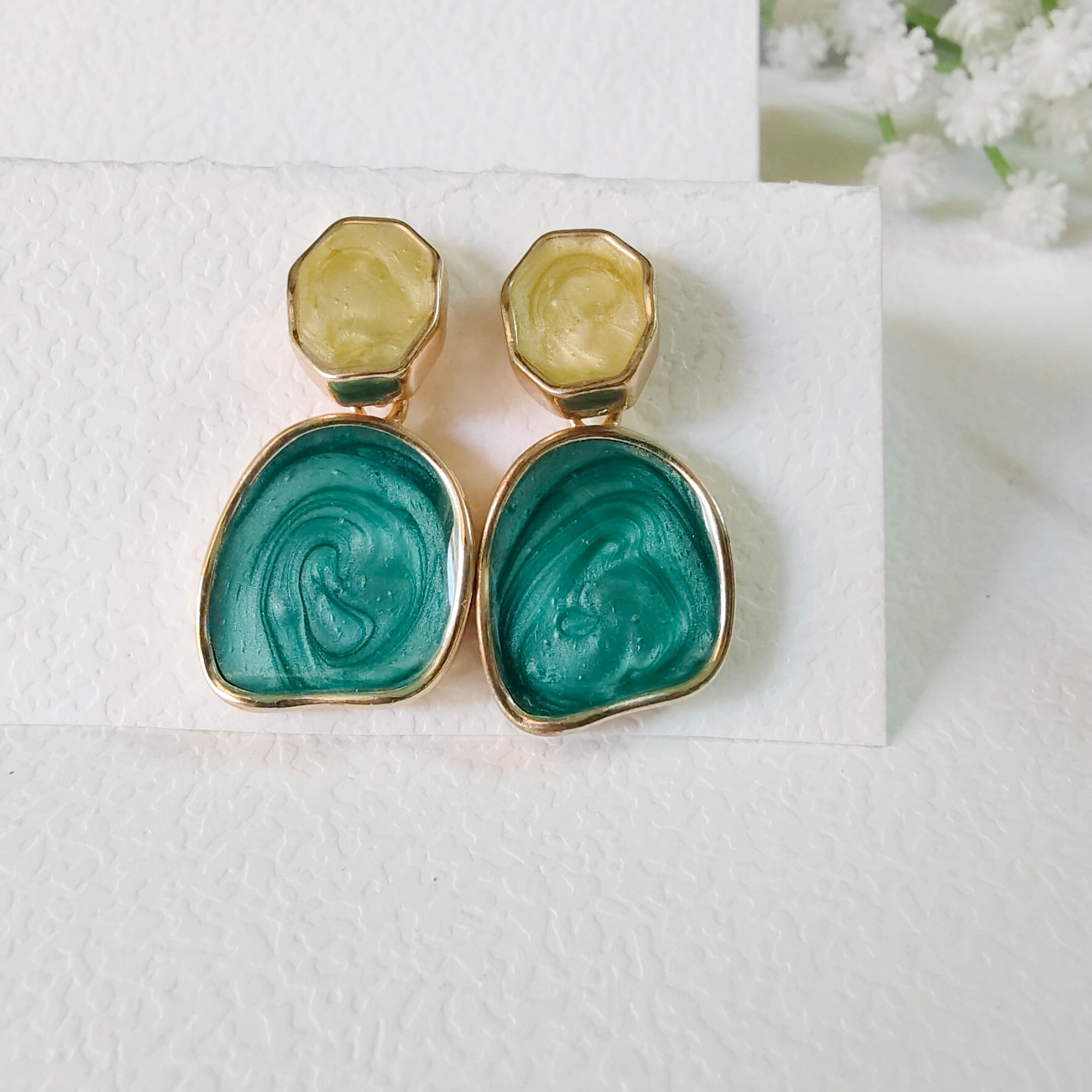 Drop and dangle earring