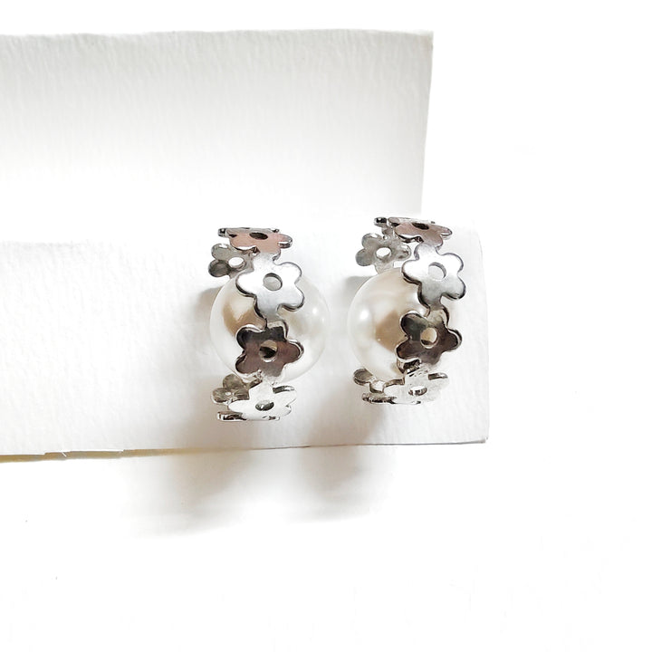 Flower pearl hoops