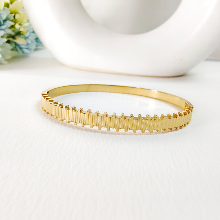 Bold coils bracelet