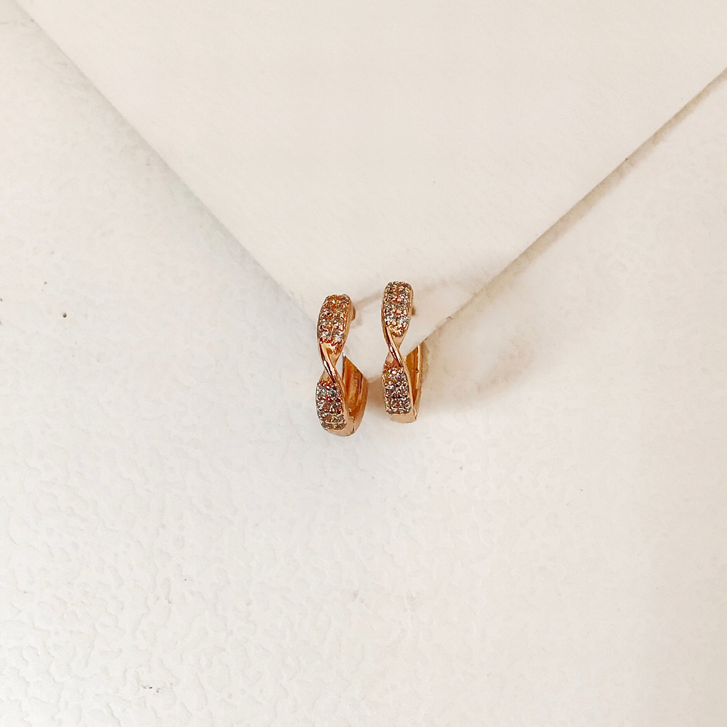 Twist & shine bali earring
