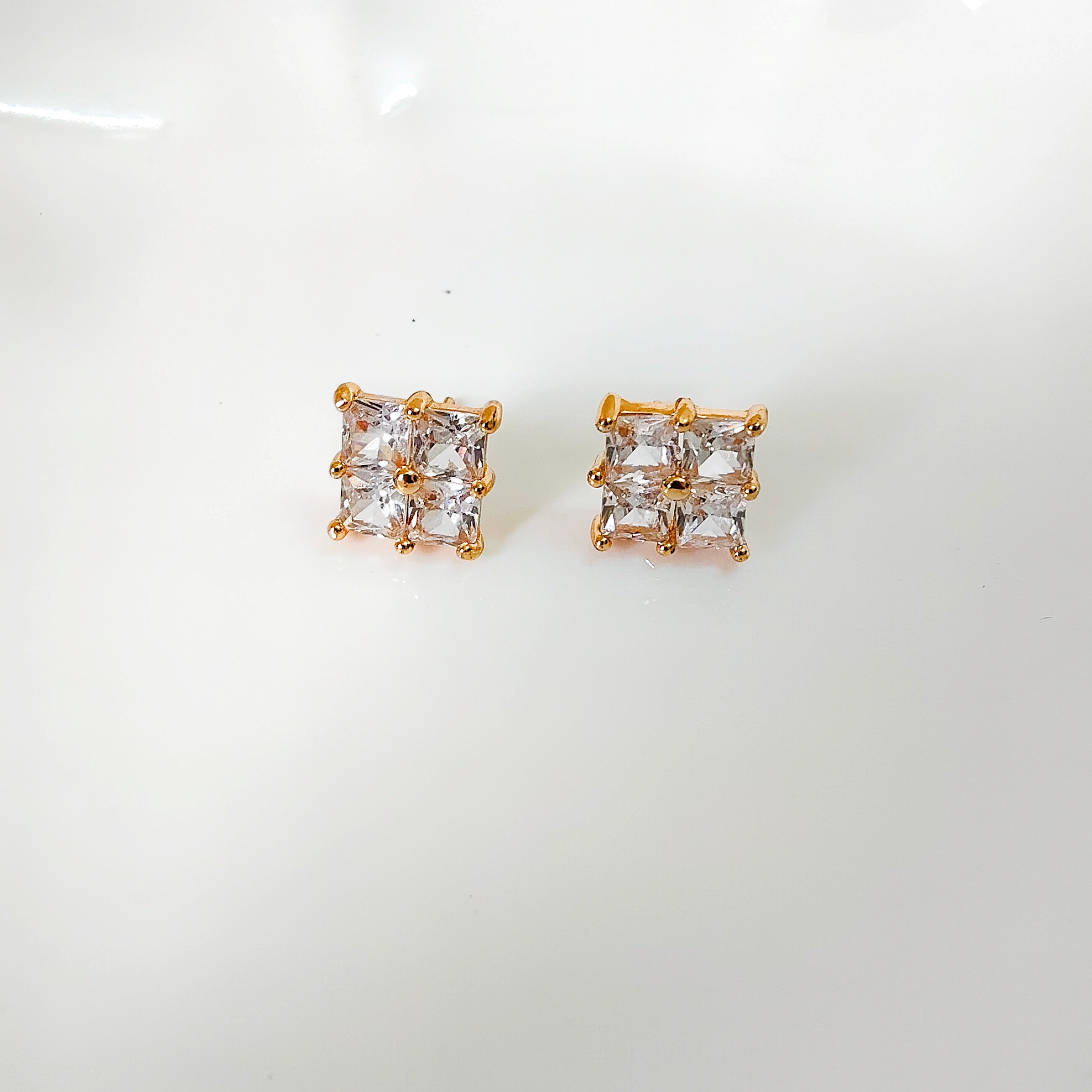 Daimond studs earring