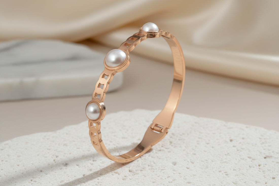 Elegant pearl bracelet
